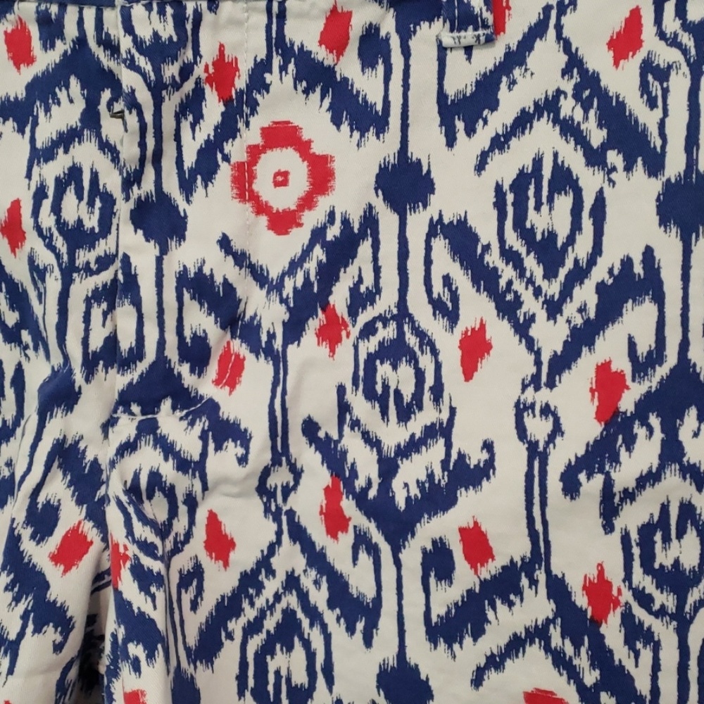 Super cute geometric shorts. - Picture 2 of 6